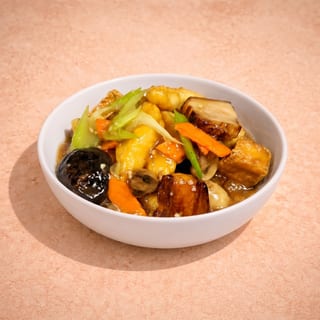Hot Pot w/ Cod Fillet & Roast Pork (紅燒班腩煲)
