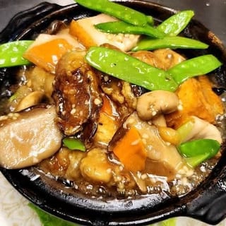 Roast Pork & Oyster Hot Pot